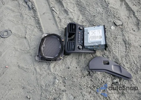 2002 Honda Accord Value z USA, uszkodzony, nr VIN 1HGCF86692A023538